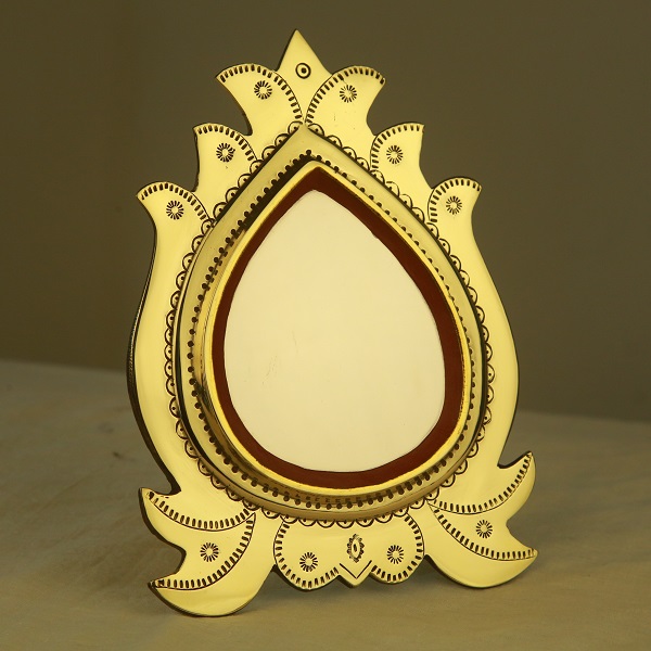 natural and artistic